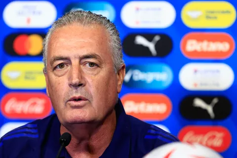 Gustavo Alfaro, DT de Paraguay