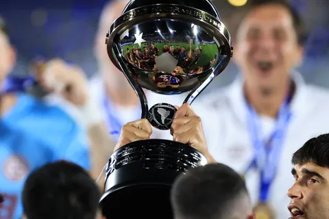 Los memes de Boca para River por sus rivales de Sudamericana: "Microbios"