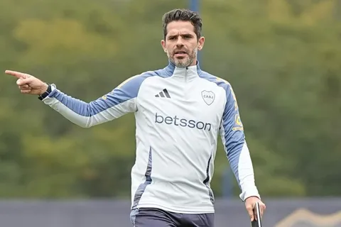 Los dos equipos que armó Gago en Boca: sin Cavani ni Rojo y con una nueva posición para Blondel