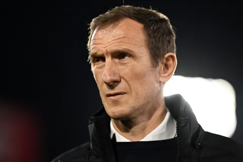 Arruabarrena debe elegir el reemplazante de Velasco ante Vasco Da Gama. 