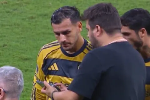 El video que le mostraron a Leandro Paredes ni bien terminó el partido y lo indignó