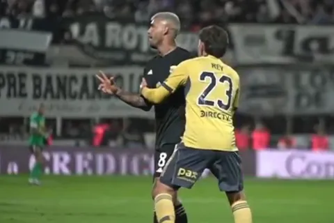 Milton Céliz y un gesto canchero en el triunfo de Riestra que enojó a los jugadores de Boca