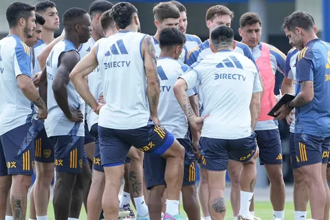 Luis Perea jugó solo 10 meses en Boca, dejó un recuerdo imborrable y ahora volvió de visita al predio de Ezeiza