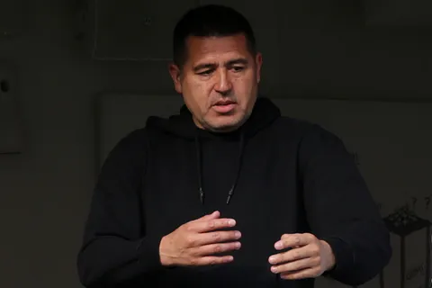 Por qué Juan Román Riquelme no quiere comprarle los terrenos a los vecinos de La Bombonera