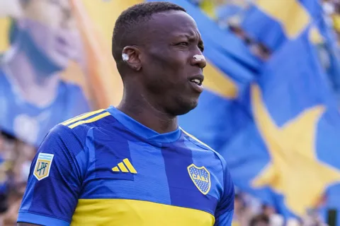 ¿Se pierde el partido contra Racing? Qué tiene Luis Advíncula