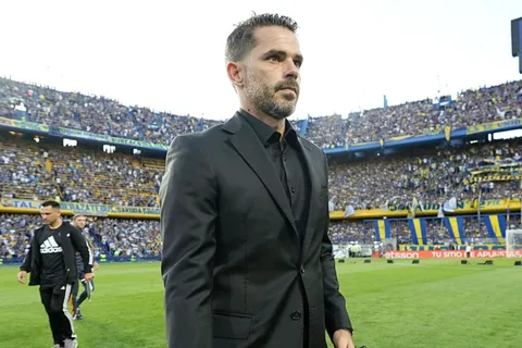 ¿Un cambio fijo? A Gago no le gustó el partido de Agustín Martegani y podría perder su lugar