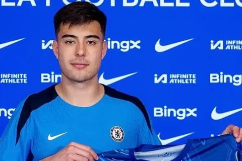 Aaron Anselmino es nuevo jugador del Chelsea