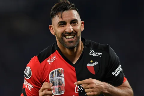Ex Boca | Se va de Colón: Wanchope Ábila es nuevo jugador de Barracas Central