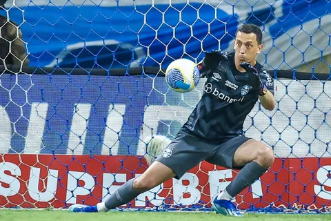 La frase de un dirigente de Gremio sobre Agustín Marchesín que ilusiona a Boca: "Va a salir si..."