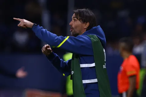 Qué dijo Diego Martínez cuando le preguntaron quién fue el responsable del error de los refuerzos de Boca