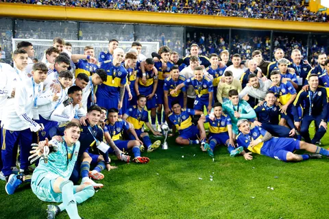 Acosta, Cenci y Pittavino quedaron libres de Boca y firmaron con Almirante Brown
