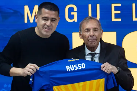Juan Román Riquelme se reunirá con Russo para tomar una decisión en el mercado de Boca