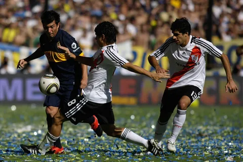 Los 3 detalles curiosos del Superclásico que marcó a fuego a Gary Medel con Boca