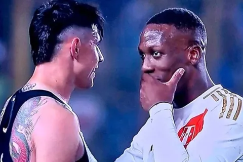 El diálogo entre Luis Advíncula y Adam Bareiro en medio de los rumores de su pase a Boca