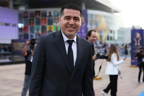 Riquelme quiere romper el mercado y traer a Aníbal Moreno a Boca en junio