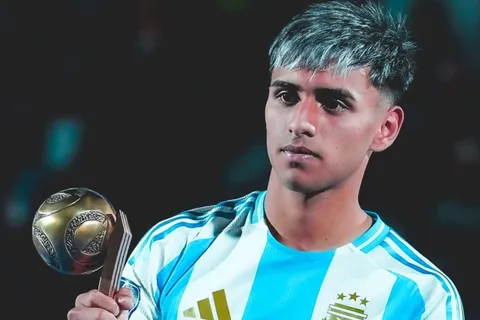 Milton Delgado contó a quién le regaló el balón de bronce que le dieron en el Mundial