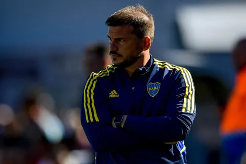 Las tres fuertes decisiones que tomó Herrón para el debut en la Copa
