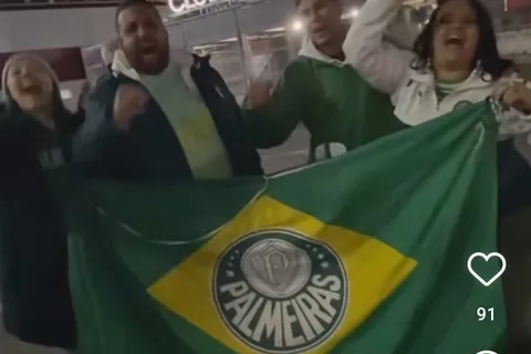 Hinchas de Palmeiras antes del cruce con Boca