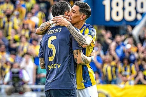 Leandro Paredes sorprendió a Ángel Di María en su día libre en Boca