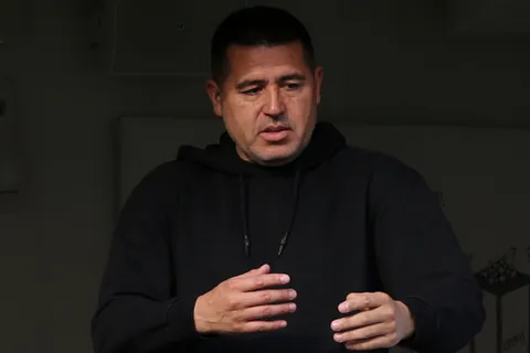 Riquelme lo quiso como mánager y ahora está cerca de ser DT de un equipo de Ecuador