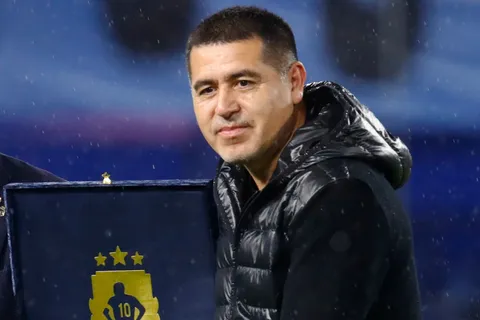 Los deseos de cumpleaños de Riquelme en pleno armado de un nuevo Boca para Arruabarrena