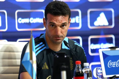 Revelaron la postura de Lionel Scaloni ante el posible regreso de Leandro Paredes a Boca