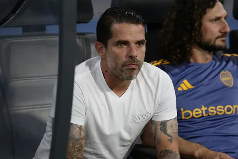 Gago se puso firme: Luis Advíncula perdió su puesto como titular en Boca