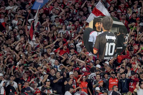 En Boca somos distintos: la insólita forma de quejarse de un hincha de River con su camiseta