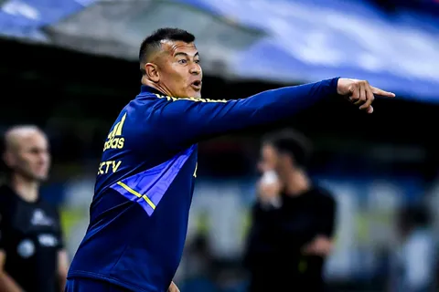 Tras la victoria de Boca, qué dijo Almirón sobre su futuro en el puesto de DT