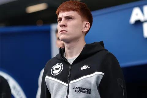 La inesperada decisión del DT de Brighton con el Colo Barco para el próximo partido que lo descolocó