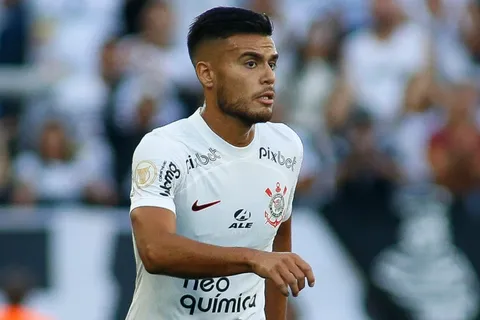 Por qué Corinthians aún no aceptó la oferta de Atlético Mineiro por Fausto Vera