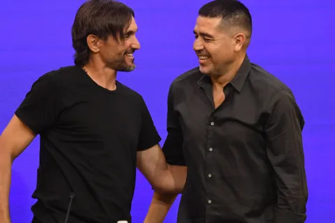 El pedido de Diego Martínez a Riquelme por Luca Langoni: "Por ahora no lo vendas"