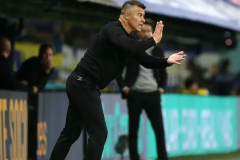 "Hicieron fútbol": El extraño equipo que paró Almirón en la práctica