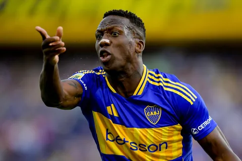 Advíncula no jugará en Boca ante Unión y su ausencia que generó polémica en las redes: "No puede ser"