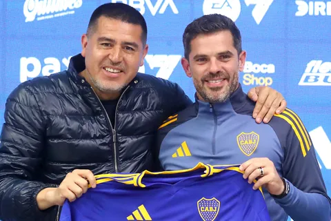 ¿Sonríen Gago y Riquelme? El detalle del contrato de Matías Rojas que ilusiona a Boca