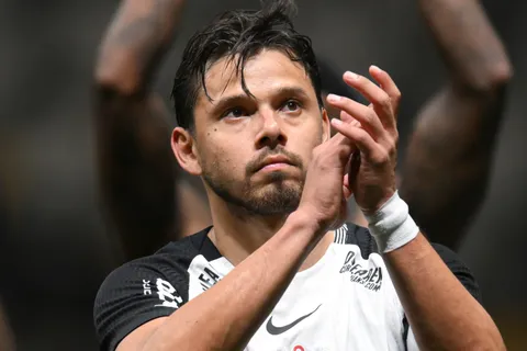 Riquelme, tentado: Ángel Romero quedó libre de Corinthians y fue ofrecido a Boca