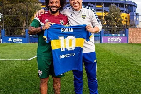 Marcelo junto a Juan Román Riquelme