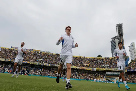 Los 2 titulares que deberán cuidarse ante Racing para no perderse el Superclásico