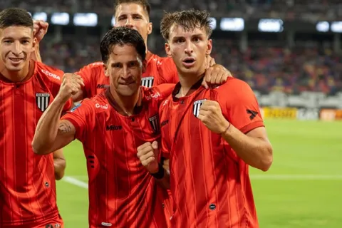 Valentino Simoni se fue de Boca y en su primer partido hizo el gol del triunfo: "Allá no tenía lugar"