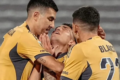 Rodrigo Battaglia habló del llanto de Alan Velasco tras su gol en Boca: "Fue un descargo para él"
