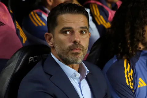 ¿Gago cambió de postura? Frank Fabra pasó de ser posible titular a no estar convocado otra vez
