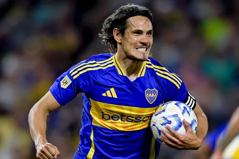 El mensaje de Edinson Cavani en plena madrugada tras el empate de Boca ante Riestra