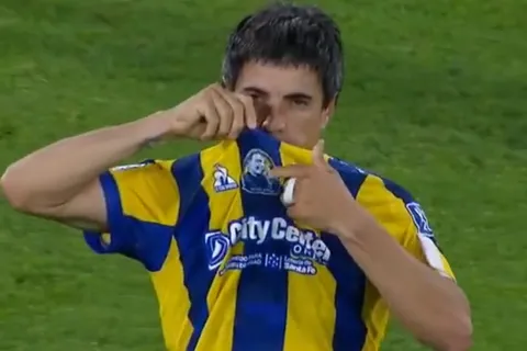 Malcorra metió un gol en Rosario Central y se lo dedicó a Russo: "Fue como un padre"