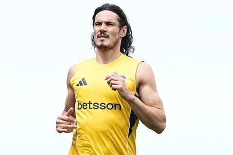 ¿Cambio de esquema? La novedad con Edinson Cavani que pone en duda la planificación de Úbeda