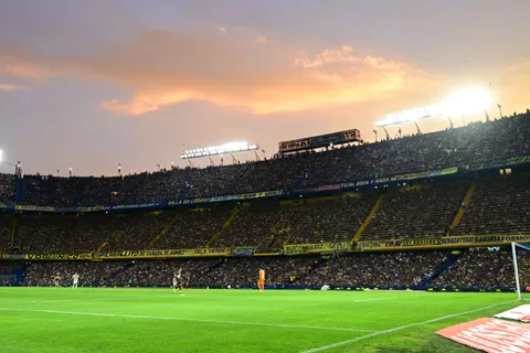 Un mensaje claro: así reaccionó La Bombonera al empate de Boca ante Platense