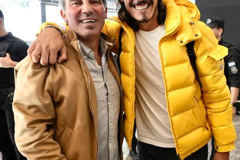 Edinson Cavani y "Manteca" Martínez