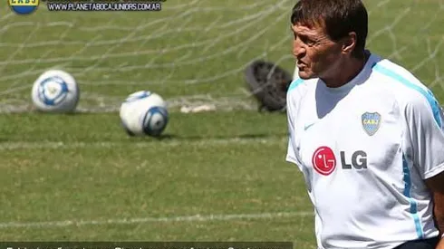 Falcioni: "Esperamos y deseamos que la recuperación de Román sea rápida"