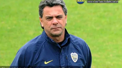 Dibos: “Yo haría correr poco a Riquelme, Battaglia y Palermo en la semana”