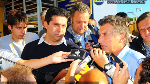 Macri, junto a Angelici en La Bombonera