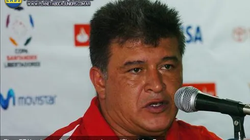 Borghi: "Sería lindo ver a Suazo en Boca"